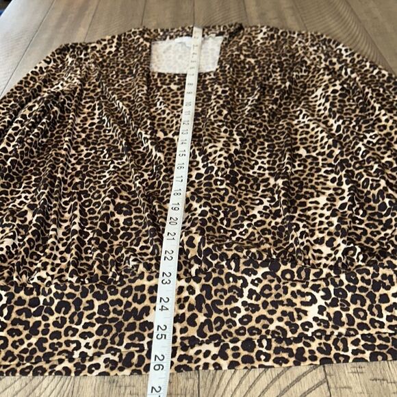 Purr 😸 like a Leopard 🐆 in this Sleek, Soft & Stylish Animal 🦒 Print Blouse. - Picture 6 of 17